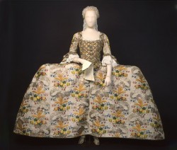 Court dress worn by Mrs. Ann Fanshawe: 18th century